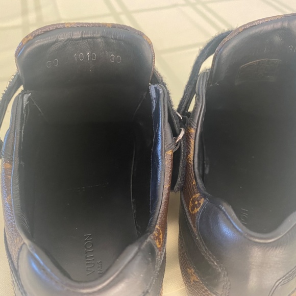 Authentic Louis Vuitton Size 30 Kids shoes - needs repair - Picture 4 of 9